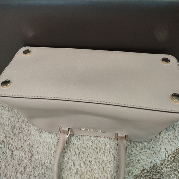 NWOT Michael Kors Cindy Medium Saffiano Leather Dome Satchel, Pink - Picture 3 of 9